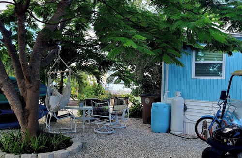 Cudjoe Key House | Aug. Discount. Waterfront, Dock ,Kayak, Paddleboard,golf cart, bikes,