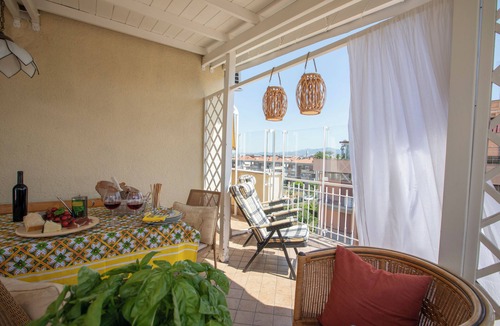 Tor Sapienza Apartment | Aurora Penthouse: Panoramic Terrace Penthouse in Rome