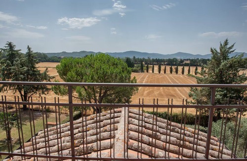 Bagnaia House | Authentic luxury stay in Bella Umbria/Tuscany/Lago di Trasimeno.
