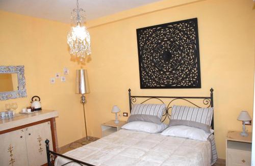Ronciglione Apartment | Authentic Room
