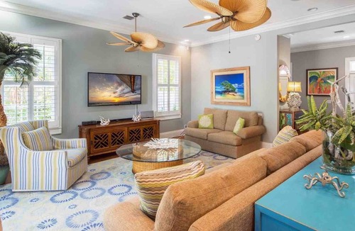 Bahama Village House | **AVALYNN HOUSE @ THE ANNEX** Lush Home by Beach & Duval + LAST KEY SERVICES...
