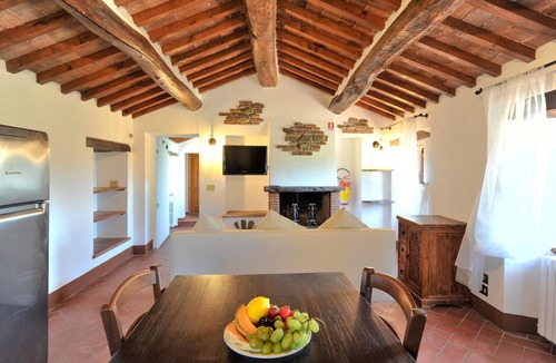 Vernazzano Basso Apartment | Awesome apartment in Tuoro sul Trasimeno