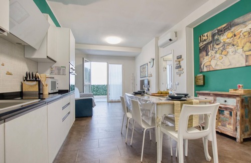 Torre del Mare Apartment | Awesome apartment in Bergeggi with WiFi