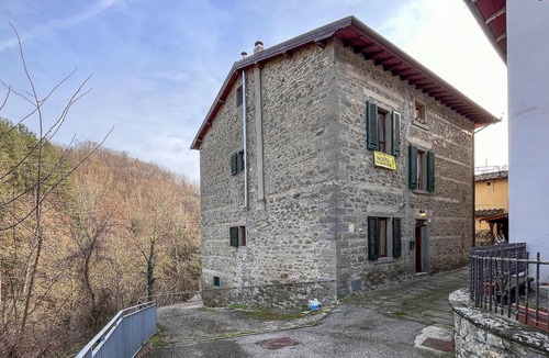 Stia Apartment | Awesome apartment in Papiano with WiFi