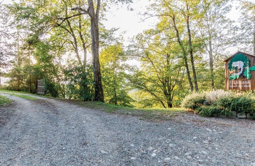 Borgo Val di Taro House | Awesome home in Borgo Val di Taro PR with WiFi