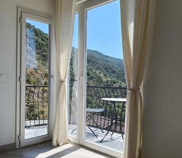 San Bernardino Apartment | Azzurro Cinque Terre