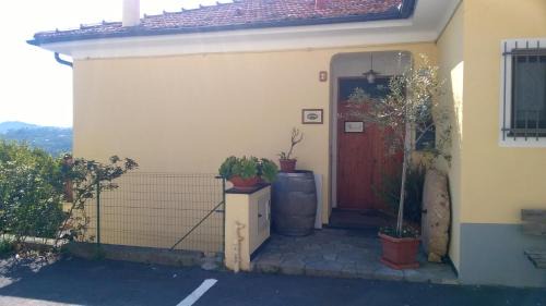 Diano Castello House | B&B Ca' de Pippu