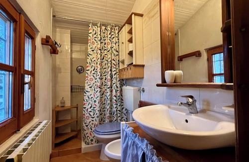 Langhirano Bed & Breakfast | "B&B Casa dei Cuori Natura, Silenzio, Relax a 550m di quota"