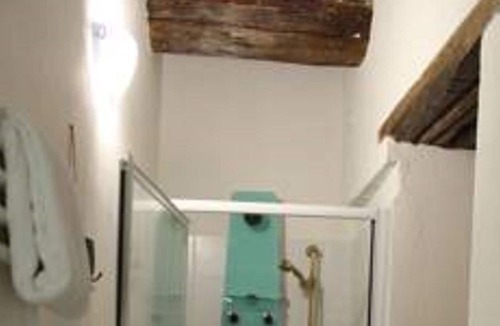 Bazzano Inferiore House | B&B CASTELLO GIRASOLE - Brown Apartment