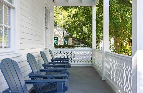 Historic Seaport Apartment | Bananas Foster Guesthouse