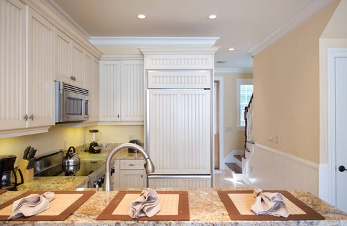 Truman Annex House | Banyan Court downtown condo- 2 bedroom, 2 bath, walkable, parking, pool