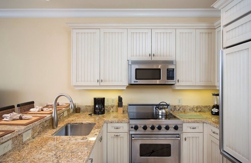 Truman Annex House | Banyan Court downtown condo- 2 bedroom, 2 bath, walkable, parking, pool