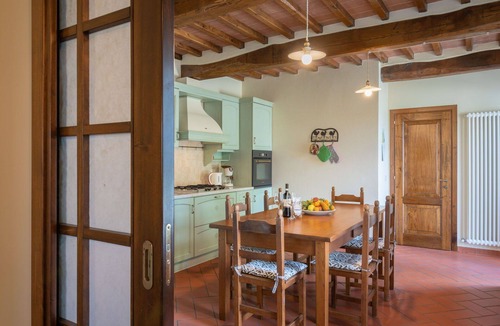 Civitella in Val di Chiana Villa | Beautiful private villa for 10 people with private pool, WIFI, TV, pets allowed and panoramic view