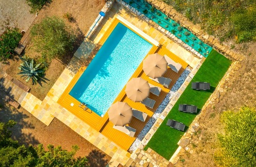 Civitella in Val di Chiana Villa | Beautiful private villa with A/C, WIFI, private pool, TV and pets allowed, close to Arezzo