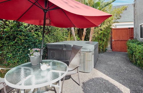 El Segundo Apartment | Beach Guest Room/Jacuzzi, bikes/tropical garden. 5min/town/beach. Monthly