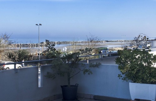Torre Pedrera Apartment | Beachfront apartment in Rimini with panoramic terrace "Francesca"