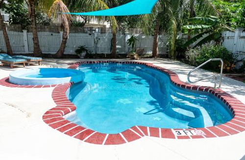 Cudjoe Key Villa | Beachfront Heated Pool Hot Tub Oceanview