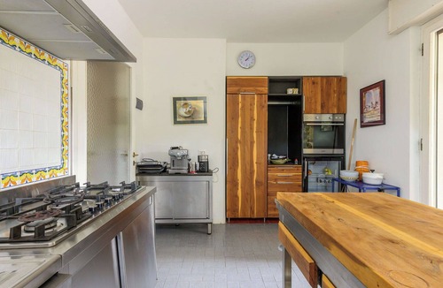 Roccamare House | Beautiful private villa for 7 guests with WIFI, TV, patio and pets allowed