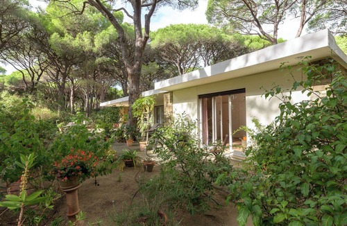 Roccamare House | Beautiful private villa for 7 guests with WIFI, TV, patio and pets allowed