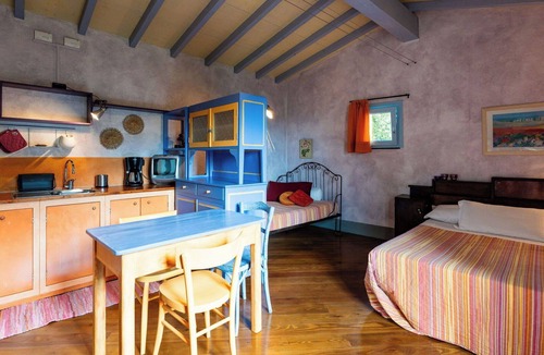 San Bartolomeo al Mare House | Beautiful apartment in villa for 3 people with A/C, WIFI, terrace and pets allowed