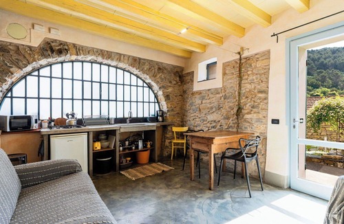 San Bartolomeo al Mare House | Beautiful apartment in villa for 3 guests with WIFI, pets allowed and panoramic view