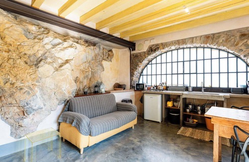 San Bartolomeo al Mare House | Beautiful apartment in villa for 3 guests with WIFI, pets allowed and panoramic view