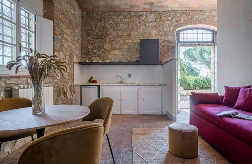 Tavarnelle Val di Pesa Villa | Beautiful apartment in villa for 2 people with WIFI, pool and TV, close to Greve In Chianti