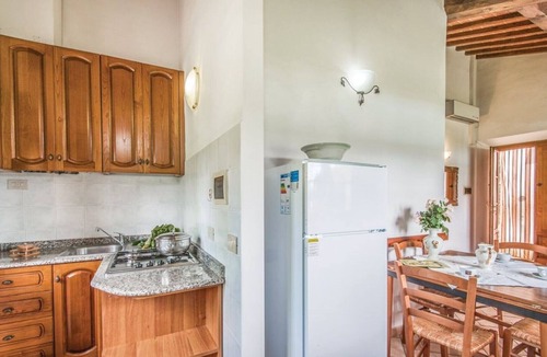 Poggiarello Villa | Beautiful apartment in villa for 3 guests with A/C, pool and TV, close to Siena