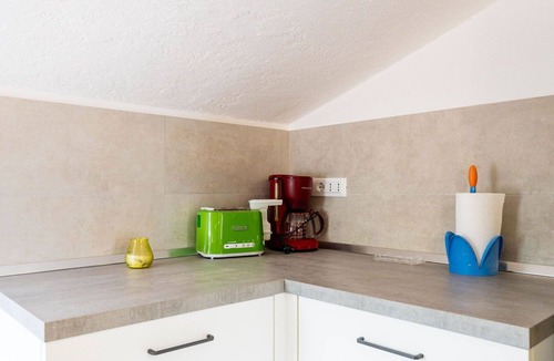 Diano Castello Apartment | Beautiful apartment for 6 people with WIFI, pool, TV, terrace and pets allowed