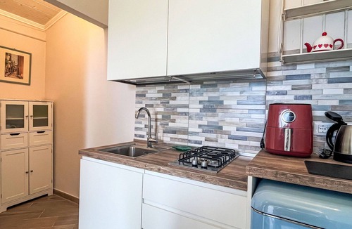 Finale Ligure Villa | Beautiful apartment in villa for 2 guests with WIFI, TV, balcony and pets allowed