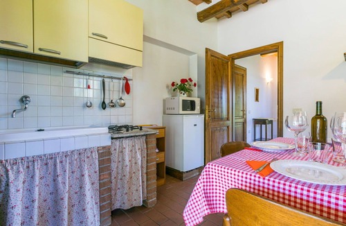 Suvereto Villa | Beautiful apartment in villa for 4 guests with WIFI, A/C, pool and terrace