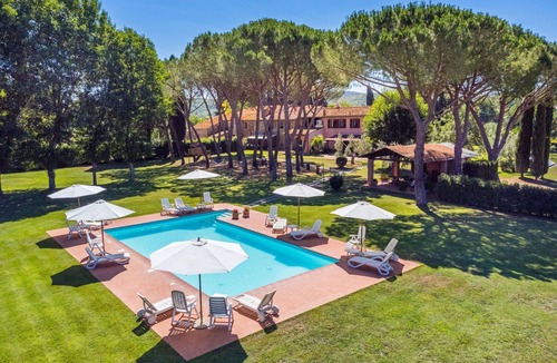 Suvereto Villa | Beautiful apartment in villa for 4 guests with WIFI, A/C, pool and terrace