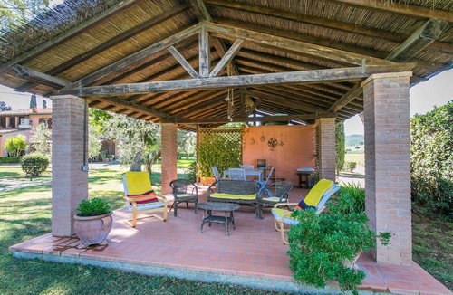 Suvereto Villa | Beautiful apartment in villa for 4 guests with WIFI, A/C, pool and terrace