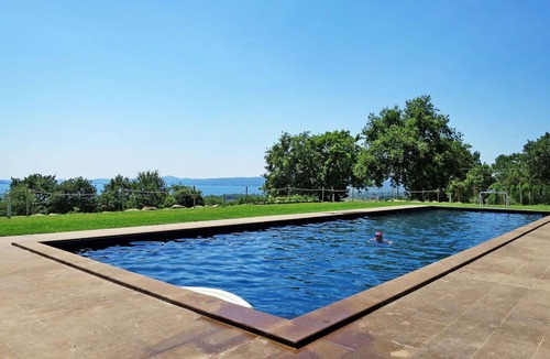 Bolsena House | Beautiful apartment in villa for 2 guests with pool, TV, terrace and pets allowed