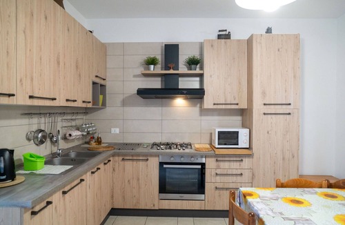 Collecorvino Apartment | Beautiful apartment for 6 people with private pool, WIFI, A/C, TV, patio and pets allowed
