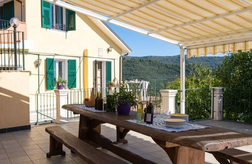 Valloria Apartment | Beautiful apartment for 4 people with hot tub, WIFI, pool, TV, patio and parking
