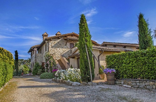 Allerona Apartment | Beautiful apartment for 6 guests with WIFI, pool, TV, patio, pets allowed and panoramic view