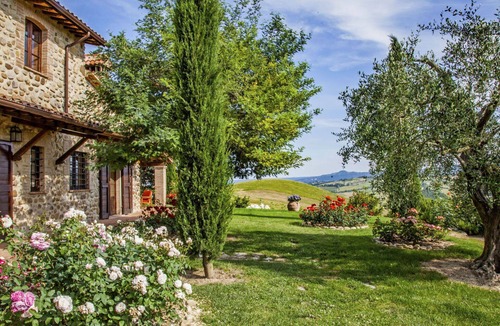 Allerona Apartment | Beautiful apartment for 6 guests with WIFI, pool, TV, patio, pets allowed and panoramic view