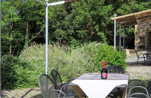 Pomarance Apartment | Beautiful apartment for 5 guests with WIFI, pool, TV, patio, pets allowed and parking