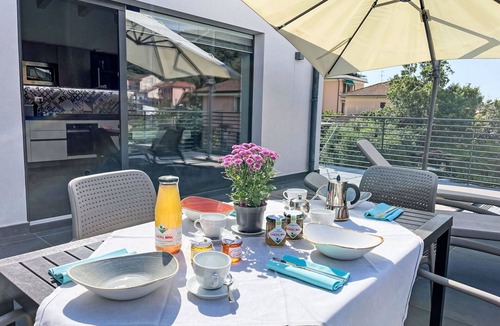 Artallo Apartment | Beautiful apartment for 4 guests with pool, A/C, WIFI, TV, terrace and pets allowed