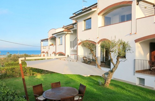 Scerne Apartment | Beautiful apartment for 8 people with private pool, WIFI, TV, patio, pets allowed and parking