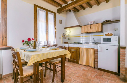 Suvereto Villa | Beautiful apartment in villa for 4 guests with WIFI, A/C, pool, TV and terrace