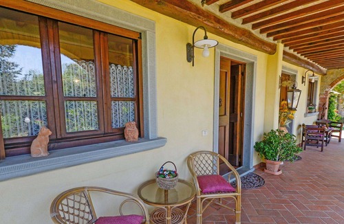 Cortona Villa | Beautiful apartment in villa with pool, WIFI, TV, patio, pets allowed, panoramic view and parking