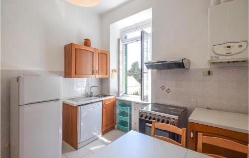 Nervi Apartment | Beautiful Apartment In Nervi With Wifi
