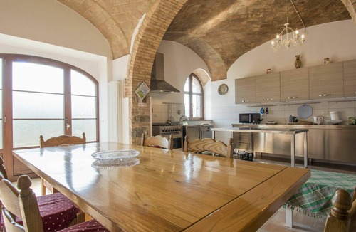 Pomarance Villa | Beautiful apartment in villa for 12 people with WIFI, A/C, TV, patio and pets allowed