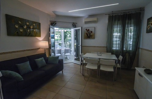 Milano Marittima Apartment | Beautiful ground floor apartment with garden