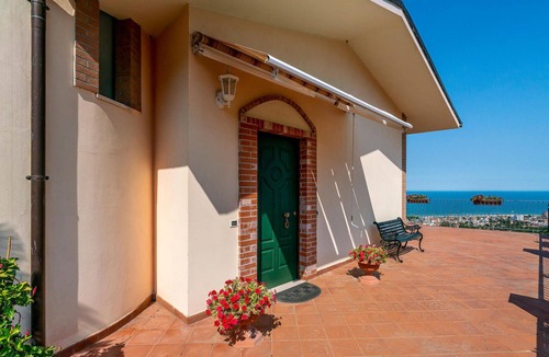 Roseto degli Abruzzi House | Beautiful home in Belsito with WiFi