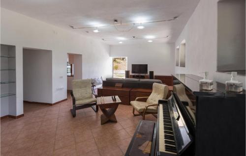 Monterotondo Marittimo House | Beautiful Home In Monterotondo Marittimo