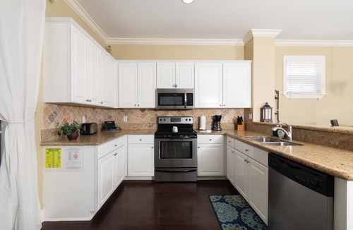 Islamorada House | Beautiful Island Home in Anglers Reef! Ocean front community. Pool & boat slip.
