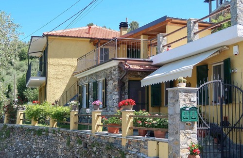 Villanova d'Albenga Apartment | Beautiful apartment for 6 guests with A/C, WIFI, TV and terrace
